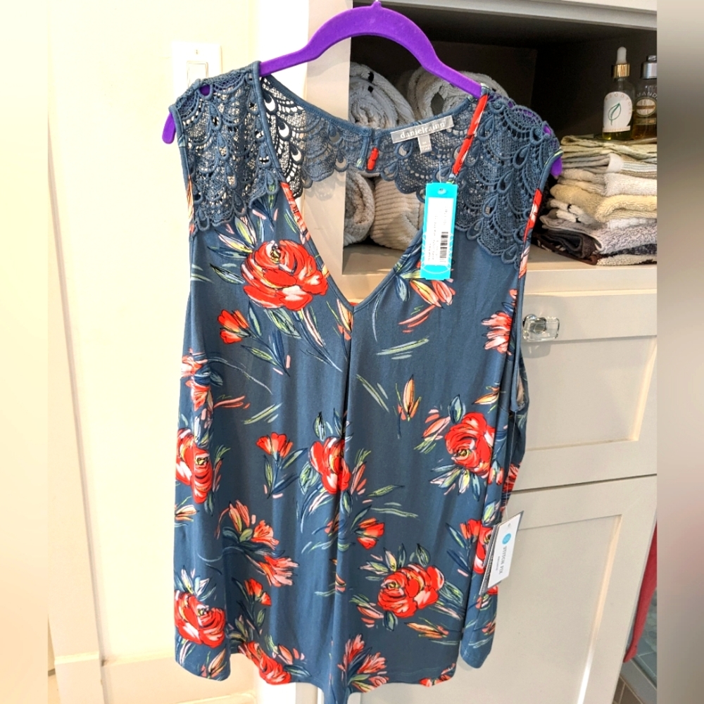 NEW Daniel Rain plus Keyhole Lace Tank, 2X
